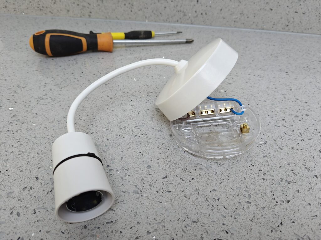 How to wire a ceiling rose