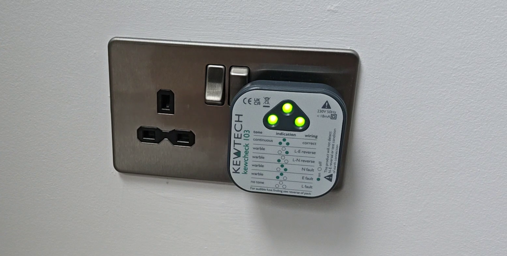 Kewtech KEWCHECK103 mains socket tester
