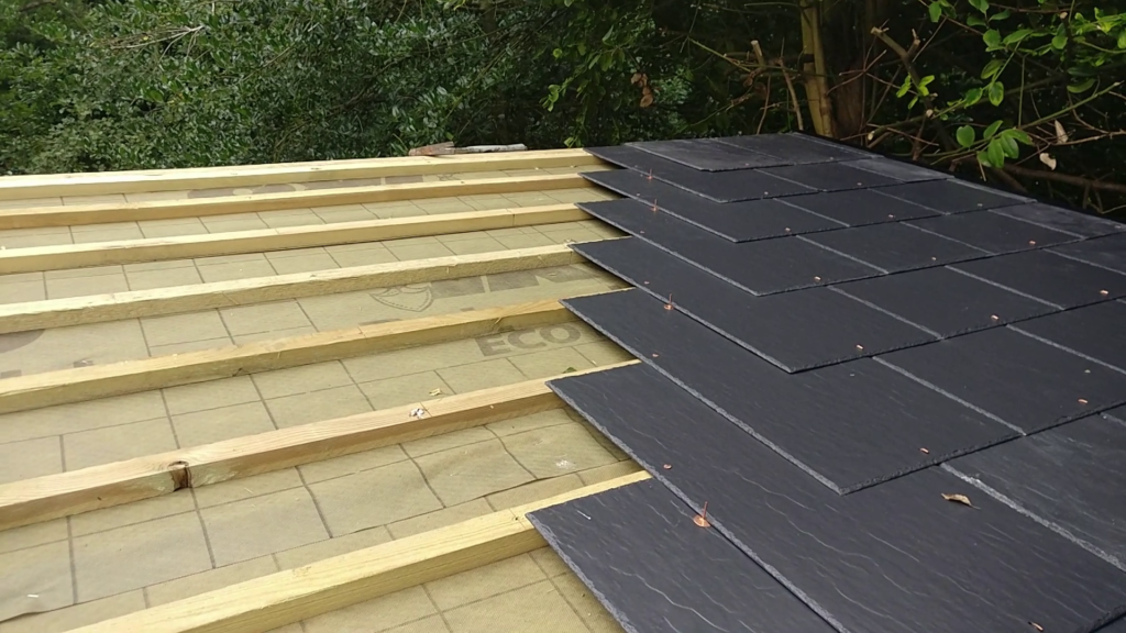 Diagonal slate roof tile layout